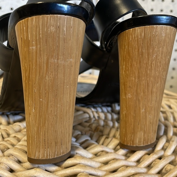 YVES SAINT LAURENT - Picture 5 of 10